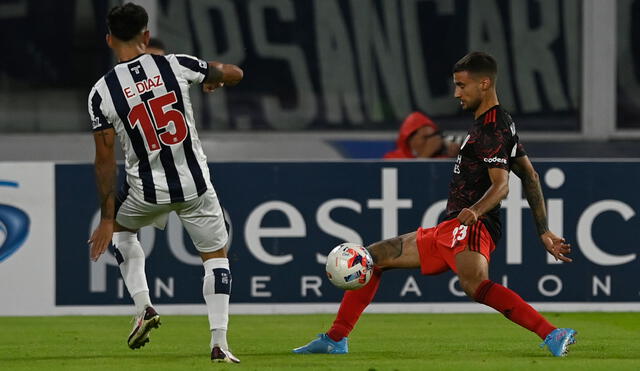 River Plate y Talleres igualan sin goles al cabo del primer tiempo en el Alberto Kempes. Foto: @RiverPlate