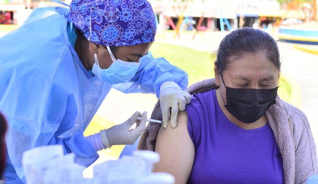 Falta que el 32% de la población mayor de 60 años complete su esquema de vacunación. Foto: Diresa Tacna