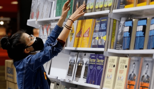 Descubre cómo se les llama a las personas que coleccionan todo tipo de libros y cuándo surgió este término. Foto: AFP