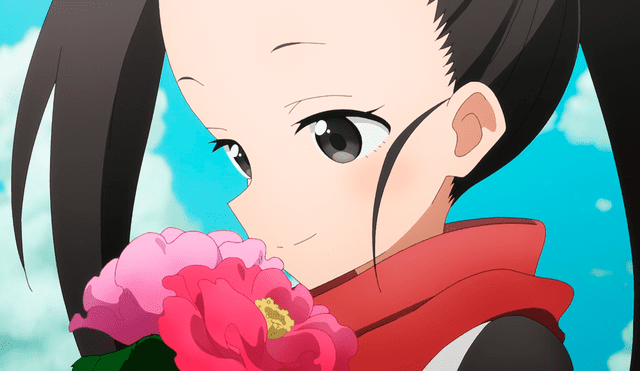 Tsubaki apreciando las flores que Sazanka quería regalarle en “Kunoichi Tsubaki no mune no uchi”. Foto: CloverWorks