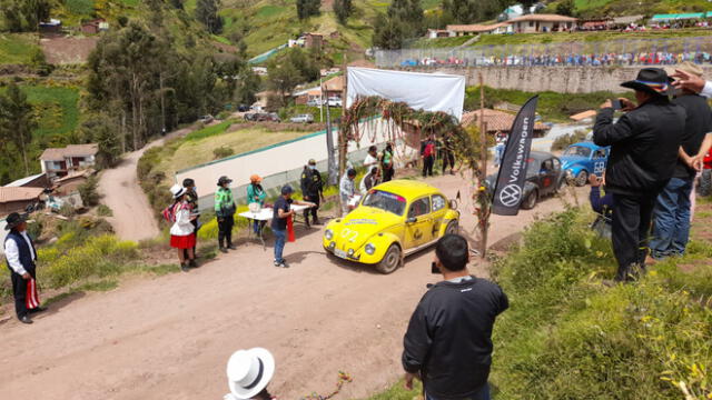 Cusco. Competencia de Vochos también se desarrolló para reactivar la economía. Foto: Luis Álvarez/URPI - La República