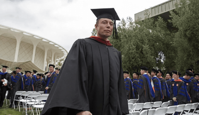 Elon Musk se graduó en la Universidad de Pensilvania. Foto: AFP