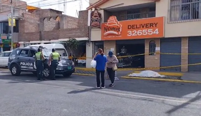 Zona fue acordonada a la espera del fiscal de turno. Foto: captura de Frase Corta