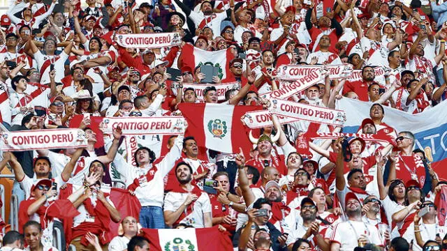 Barra campeona. Aficionados se trasladaron a Rusia para seguir la participación de la selección. Foto: AFP