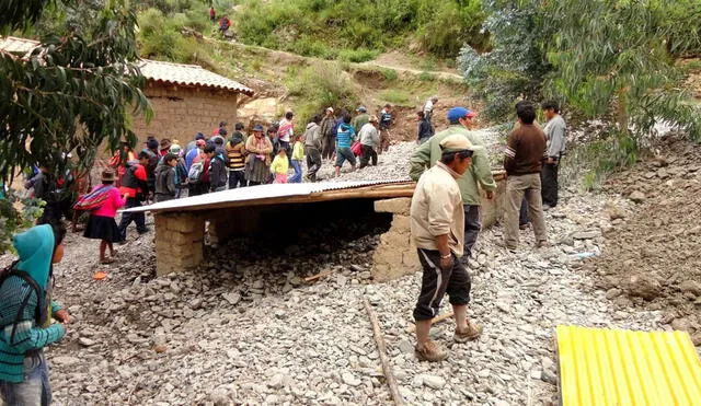 El municipio distrital coordina la entrega de bienes de ayuda humanitaria. Foto: Indeci