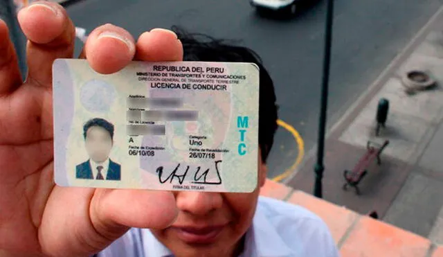 La licencia de conducir es necesaria para circular por las vías del Perú. Foto: Andina