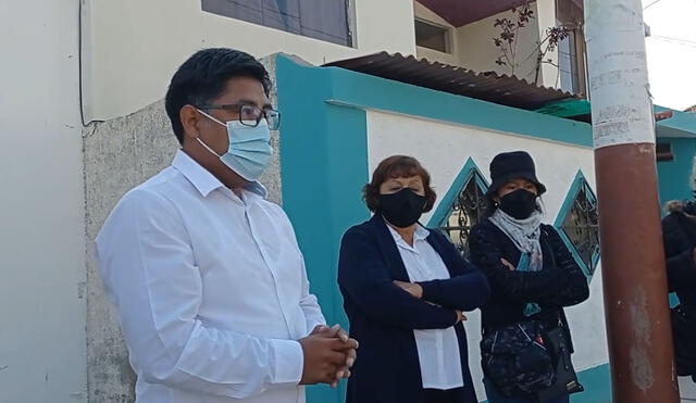 Burgomaestre hizo compromiso con personal edil. Foto: captura video Uchumayo en Imágenes