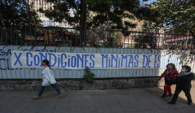 Estudiantes de secundaria de Chile exigen mejores condiciones en las instalaciones escolares. Foto: AgenciaUno
