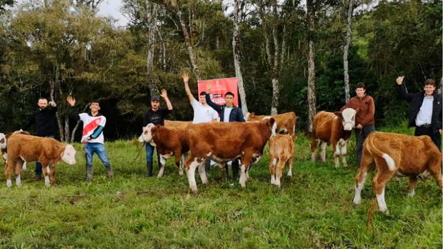 Pequeños ganaderos de escasos recursos se benefician con programa Jaén Lechero. Foto: MPJ