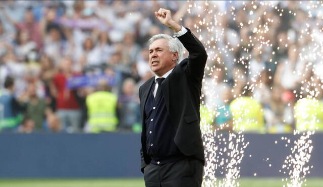 Carlo Ancelotti celebró el título 35 de Liga cantando el himno del Real Madrid. Foto: EFE
