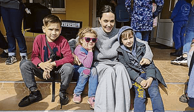 Apoyo. Una visita sorpresiva realizó la estrella estadounidense Angelina Jolie a niños de Ucrania.