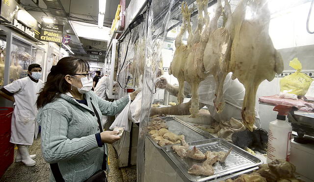 Medida temporal. Gobierno busca paliar el alza de precios dejando de gravar a un puñado de productos básicos. Foto: John Reyes/La República