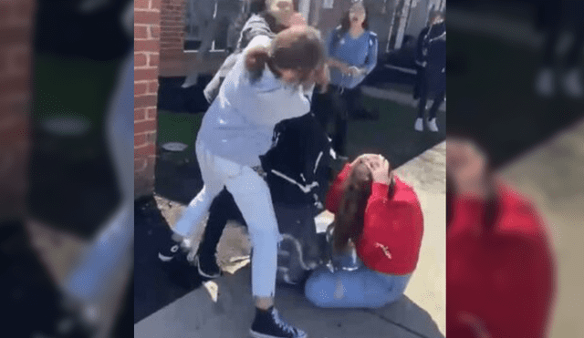 Isabella Palma y Antonella Belsito fueron atacadas por la espalda por una compañera de clases. Foto: captura de pantalla / @freddypalmag / Instagram