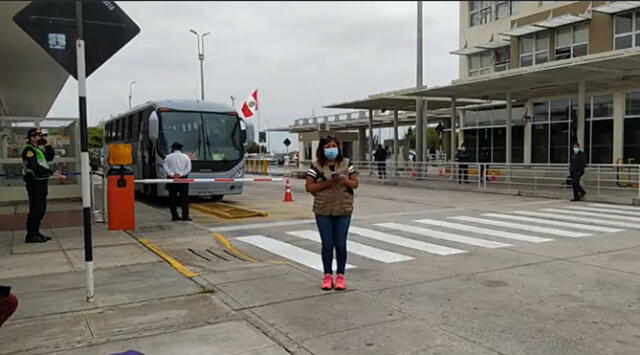Tacna. Primer bus procedente de Chile llegó a suelo peruano. Foto: captura/ Radio Uno