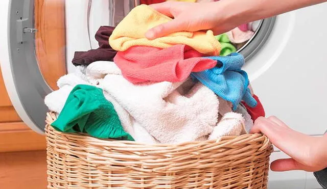 Revisa cómo evitar desteñir la ropa cada vez que la lavas. Foto: elmueble