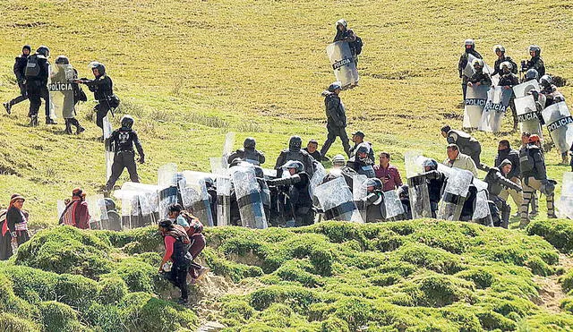 Protesta. Tanto en Lima como en otras ciudades del país, trabajadores mineros de Las Bambas se manifestaron en las calles. Foto: Raúl Cabrera/La República