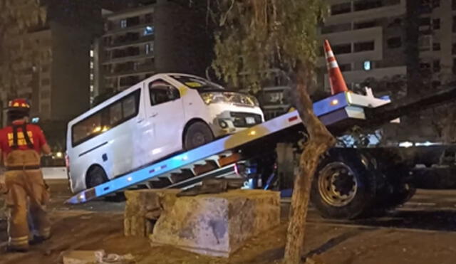 Vehículo fue retenido por el SAT. Foto: captura de video de la Municipalidad de Surco