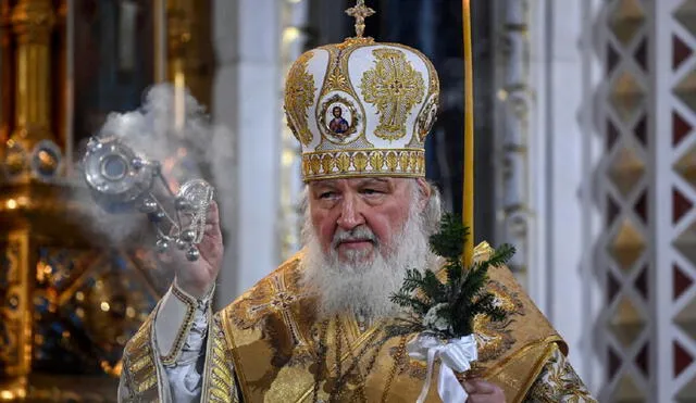 El pontífice negó que el jefe de la Iglesia rusa pueda ayudar a detener la ofensiva rusa en Ucrania. Foto: AFP