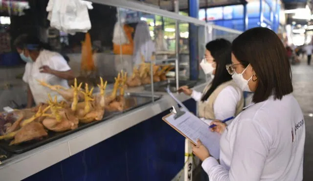 Indecopi inició monitoreo de precios de los cinco alimentos exonerados del IGV, entre los que se encuentra el pollo. Foto: Indecopi
