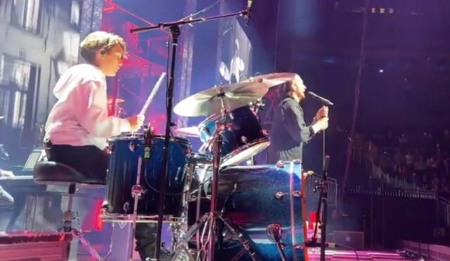 Ricardo Arjona en su concierto hecho en Florida al lado de su hijo. Foto: captura Instagram