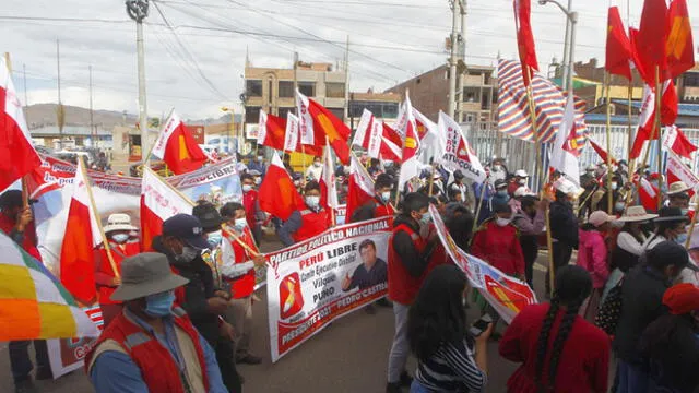 Bases de Perú Libre en Puno apoyan propuesta de consulta para cambio de Constitución. Foto: Juan Carlos Cisneros/La República