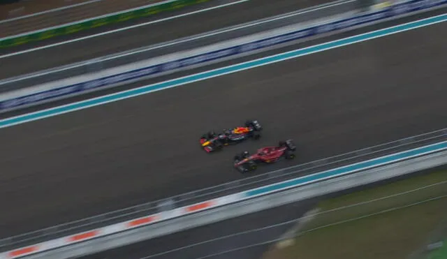 Sobrepaso de Verstappen a Leclerc. Foto: F1 .