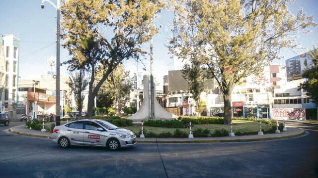 En problemas. Obras que pretende financiar la gestión de Kimmerlee Gutiérrez tienen observaciones. Entre ellas esta la obra de reasfaltado de las avenidas Quiñones y Víctor Andrés Belaunde. Foto: La República/Rodrigo Talavera