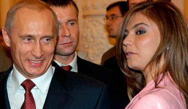 Vladímir Putin ha negado los vínculos sentimentales con la gimnasta Alina Kabaeva. Foto: AP//ITAR-TASS