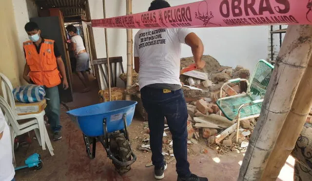 Ciudadanos aseguran que siguen viviendo entre escombros. Foto: Difusión