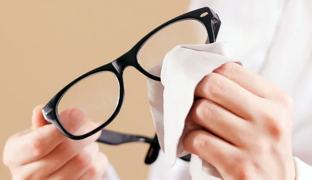 Cuál es la manera correcta de limpiar los lentes? Errores que