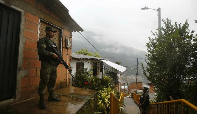 Fuerzas del orden se desplegaron por el territorio colombiano para reducir acciones violentas durante el paro armado. Foto: EFE