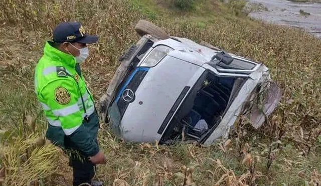 Policías investiga las causas del accidente. Foto: Facebook