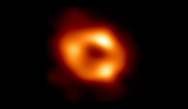 Esta es la primera foto real del agujero negro supermasivo Sagitario A*, ubicado en el centro de la Vía Láctea. Foto: EHT / ESO /NSF / ALMA
