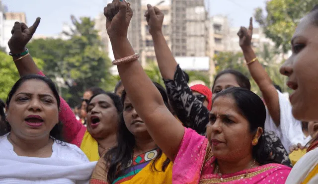 Una mujer tiene 17 veces más probabilidades de enfrentar violencia sexual por parte de su esposo que de cualquier otra persona en la India, según un informe de criminalidad en el país. Foto: AFP