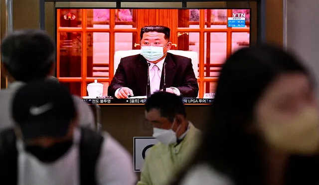 Kim Jong Un fue visto por primera vez con mascarilla en medio del brote de coronavirus en Corea del Norte. Foto: AFP