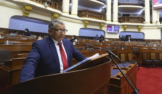 El ministro Carlos Palacios fue interpelado por el pleno del Congreso el jueves 12 de mayo. Foto: Congreso