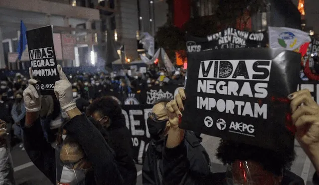 Protestas en Brasil contra el maltrato hacia la comunidad afrodescendiente. Foto: AFP