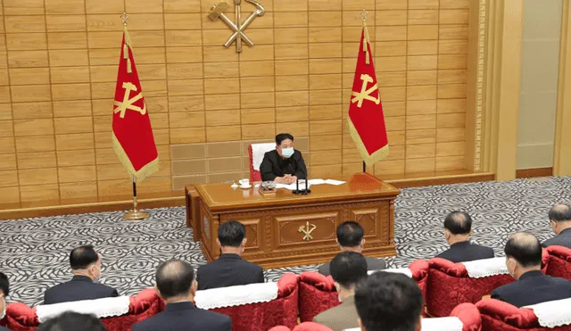 Kim Jong-un presidiendo una conferencia del politburó en Pyongyang, Corea del Norte, 14 de mayo de 2022. Foto: EFE