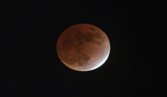Para deleitarse del eclipse lunar, especialistas han aclarado que estará disponible en toda América. Foto: AFP