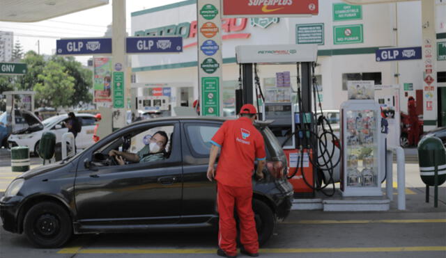 Revisa los precios de los combustibles hoy en los grifos de Lima y Callao. Foto: Gerardo Marin/LR