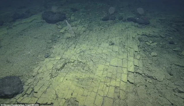 El camino de ladrillos fue confundido con un camino a la Atlántida por los científicos marinos del buque de exploración Nautilus. Foto: Ocean Exploration Trust / NOAA