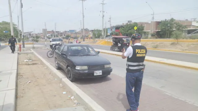 Policía llegó al lugar de los hechos para investigar el asalto. Foto: PNP