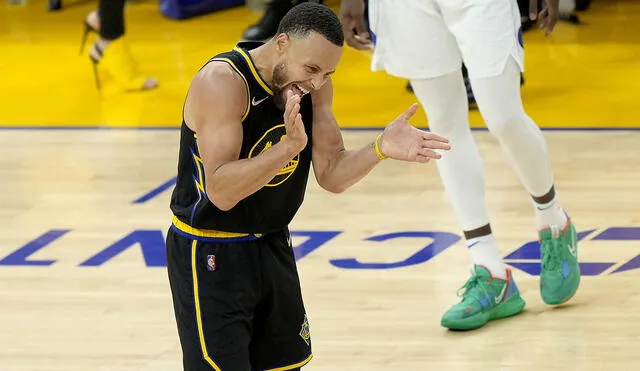 Stephen Curry fue la figura de los Golden State Warriors ante Dallas Mavericks. Foto: AFP