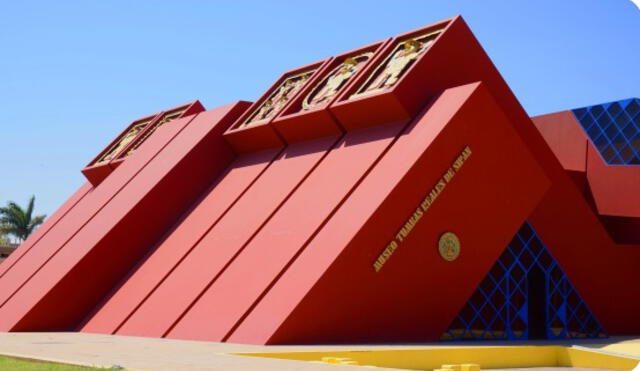 El diseño arquitectónico del museo está inspirado en las pirámides truncas de la cultura Mochica. Foto: Facebook.