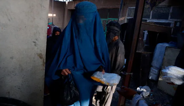 Mujer usando una burka en Afganistán. Foto: AFP