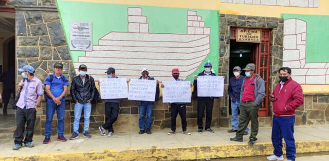 Padres piden a municipalidad provincial ejecución de obras. Foto: Ayabaca Noticias