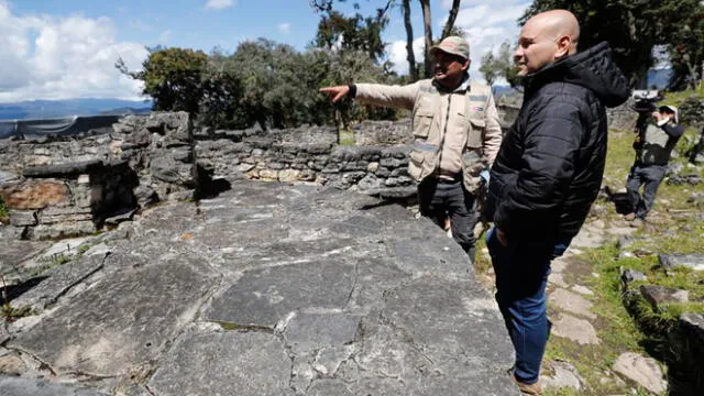 Ministro de Cultura, Alejandro Salas supervisó obras de recuperación en Sitio Arqueológico de Kuélap. Foto: Mincul.