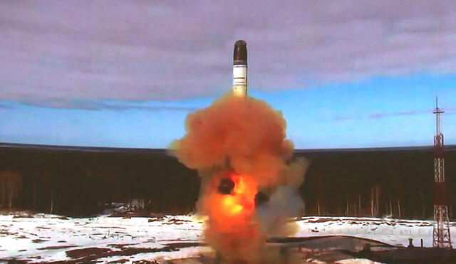 Rusia sostuvo que realizó con éxito hace poco el primer lanzamiento desde el cosmódromo de Plesetsk del misil balístico intercontinental Sarmat. Foto: Ministerio de Defensa / AFP