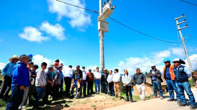 Ceremonia de inauguración de obra de electrificación rural en la comunidad de Cheten en Huambos. Foto: Minem.