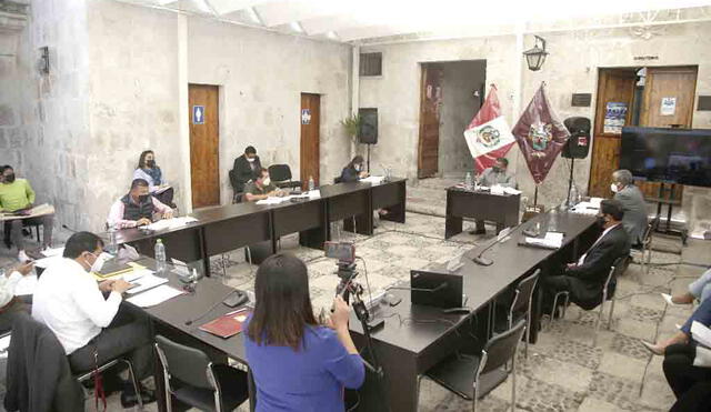 Postura. Consejo acordó pedir la salida de asesor Nova. Foto: La República